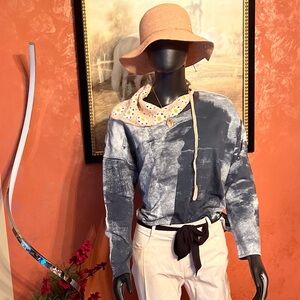 COPY - Helmut Unique graphic design sweater